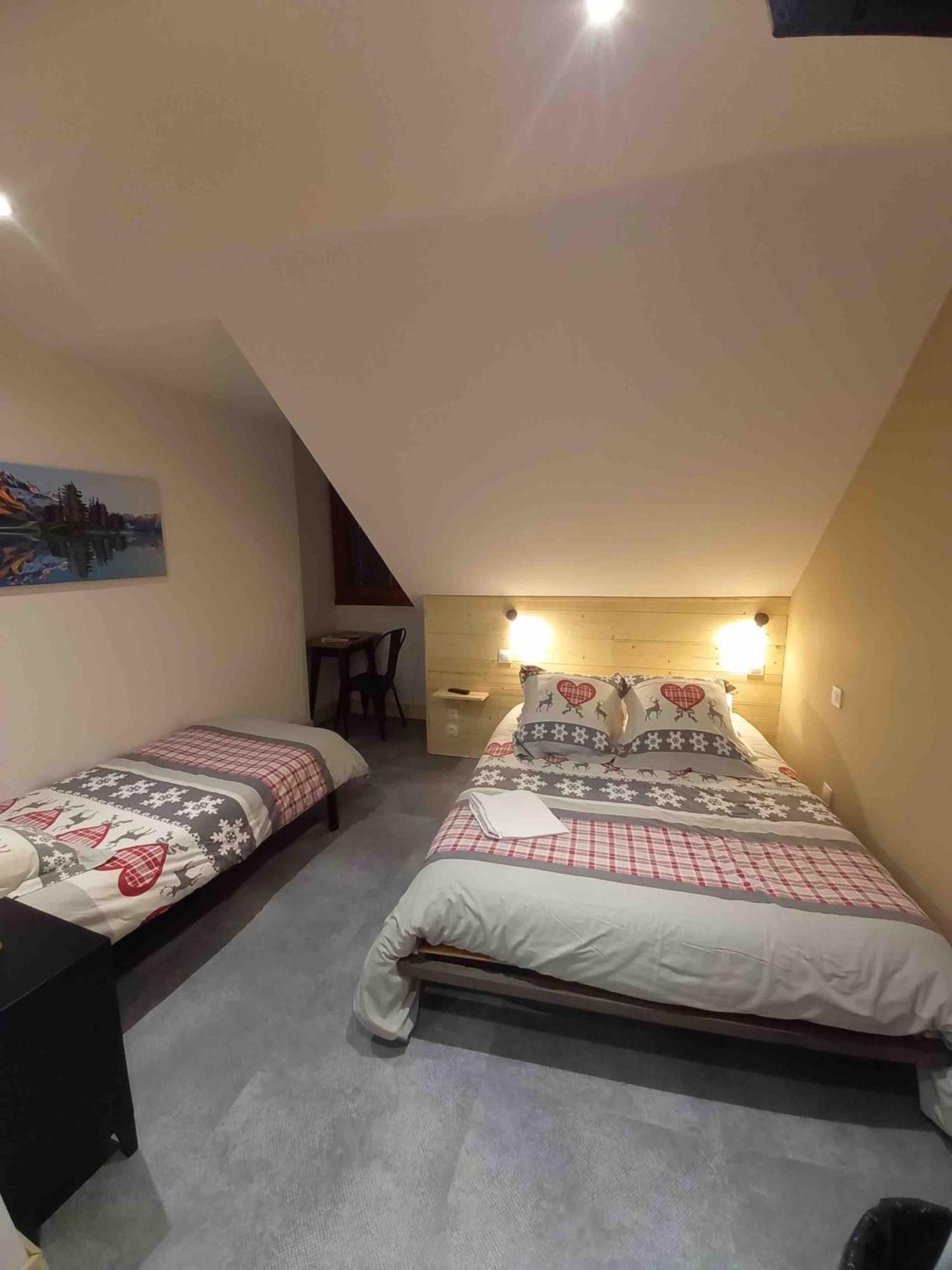 Auberge Le Vieux Chaillol Saint-Michel-de-Chaillol Room photo